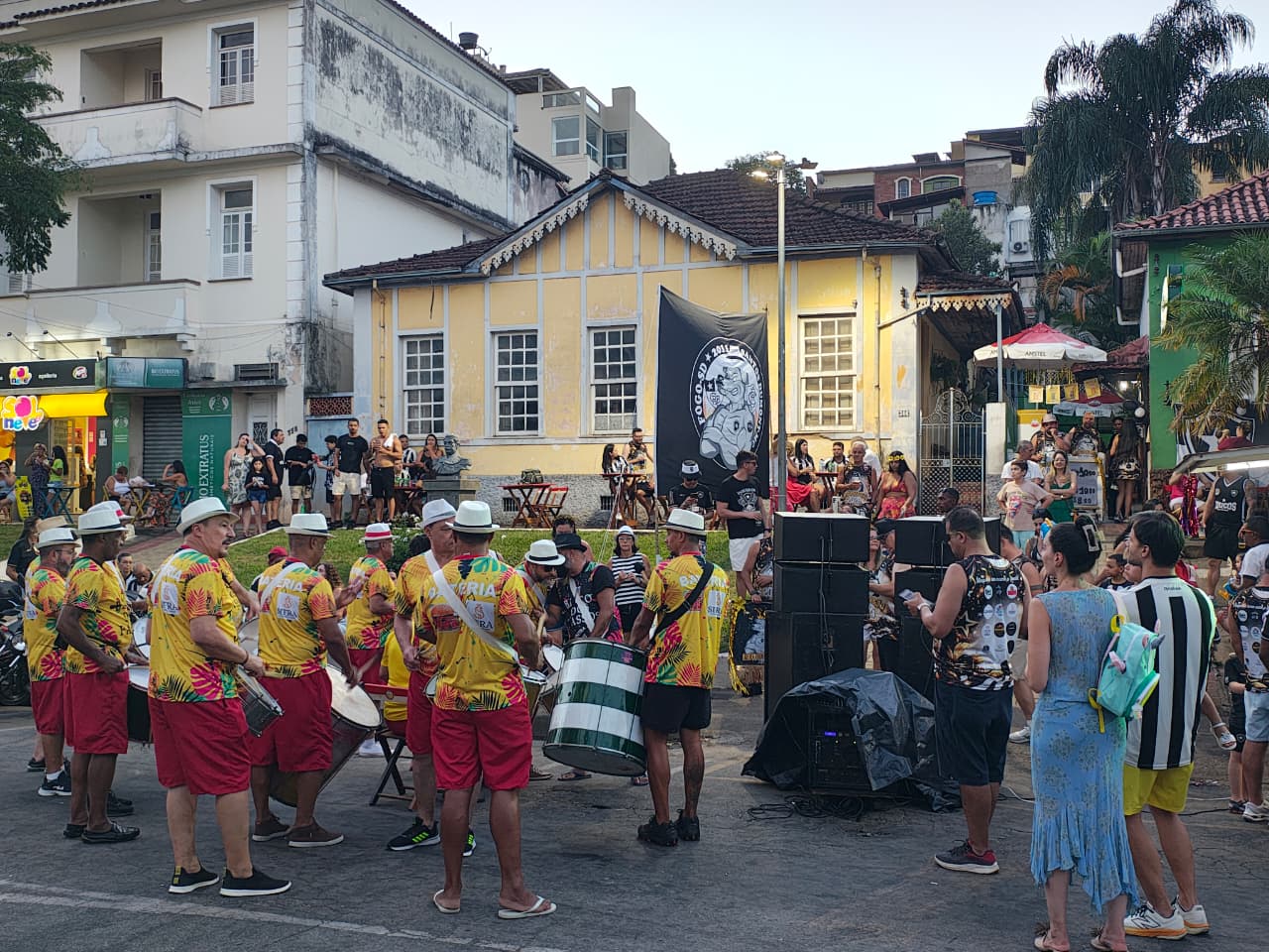 Bloco do Fogão celebra a paixão botafoguense em Santos Dumont